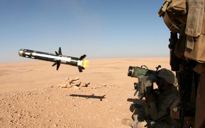 Tổ bắn tên lửa loại này thường có hai người, trong đó một người bắn chính và một người vác đạn.